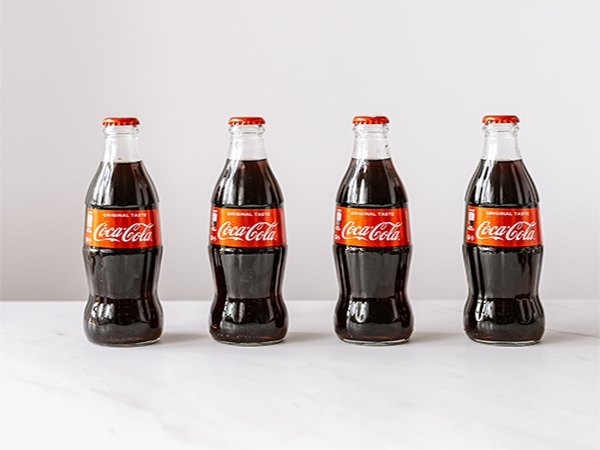 5 kólás trükk: szuper háztartási tippek, amik tényleg beválnak